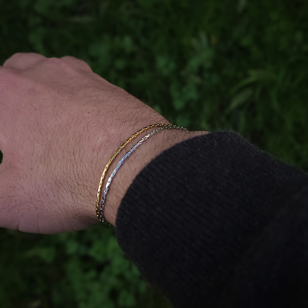 Minimal Wire Bracelet