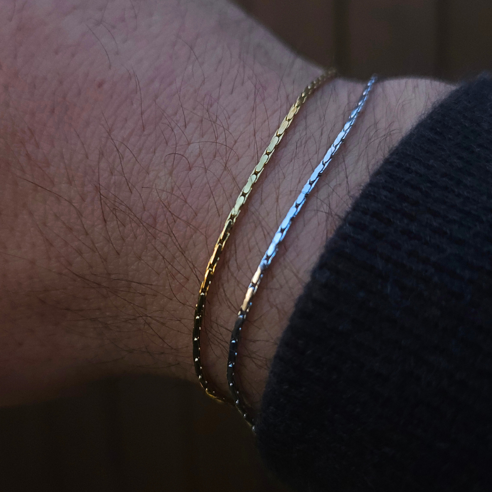 Minimal Wire Bracelet