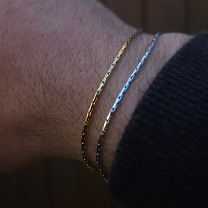 Minimal Wire Bracelet
